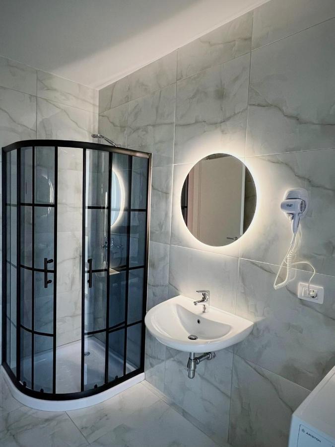 Pine Apartments At San Pietro Resort Драч Екстериор снимка