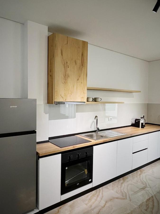 Pine Apartments At San Pietro Resort Драч Екстериор снимка